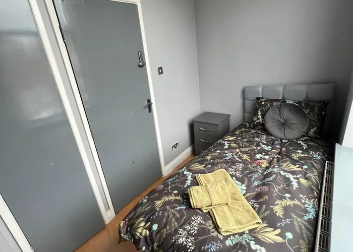 Central Birmingham 3 Bedroom 3 Bed Apartment